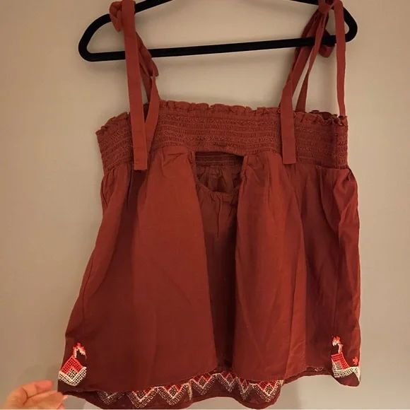 Anthropologie Aliza Burgundy Patterned Blouse with Tie Straps L - Picture 3 of 4